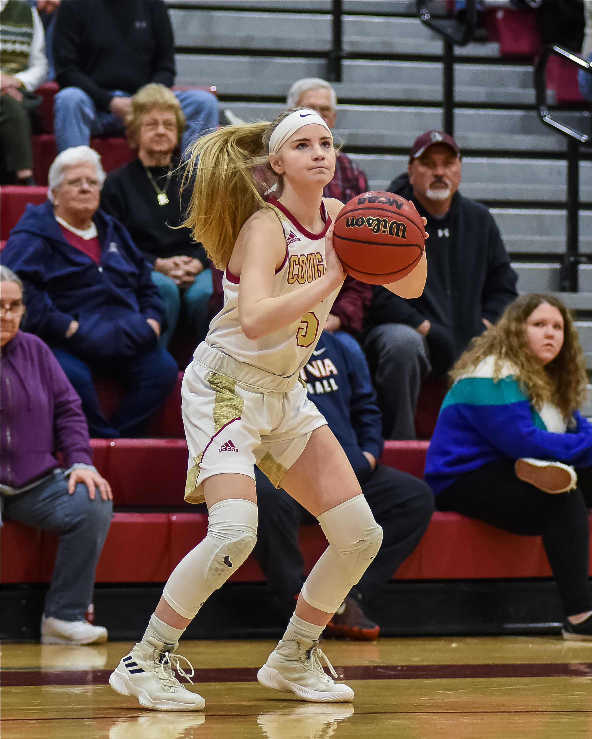 Cougar girls blast Titans, 72-24