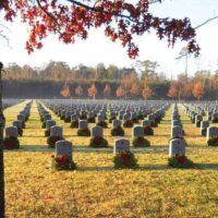 Holiday-wreaths-veterans-cemetery