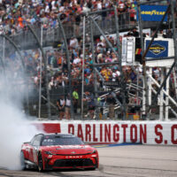 Lightning-fast pit stop gives Hamlin win at Darlington