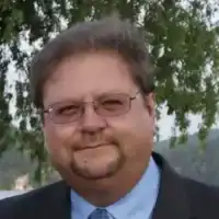 Dennis Hall e1761276365575