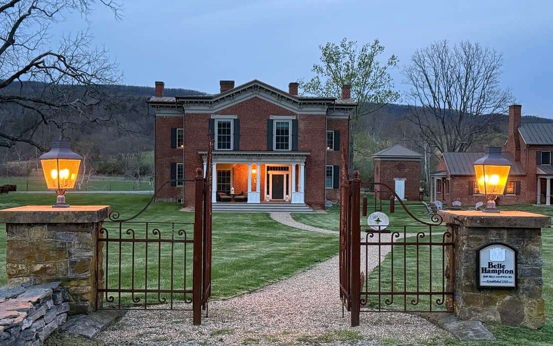 7 10 Are you Belle Hampton Main House with Lights
