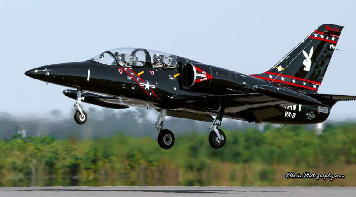 8 7 airport Aero L 39