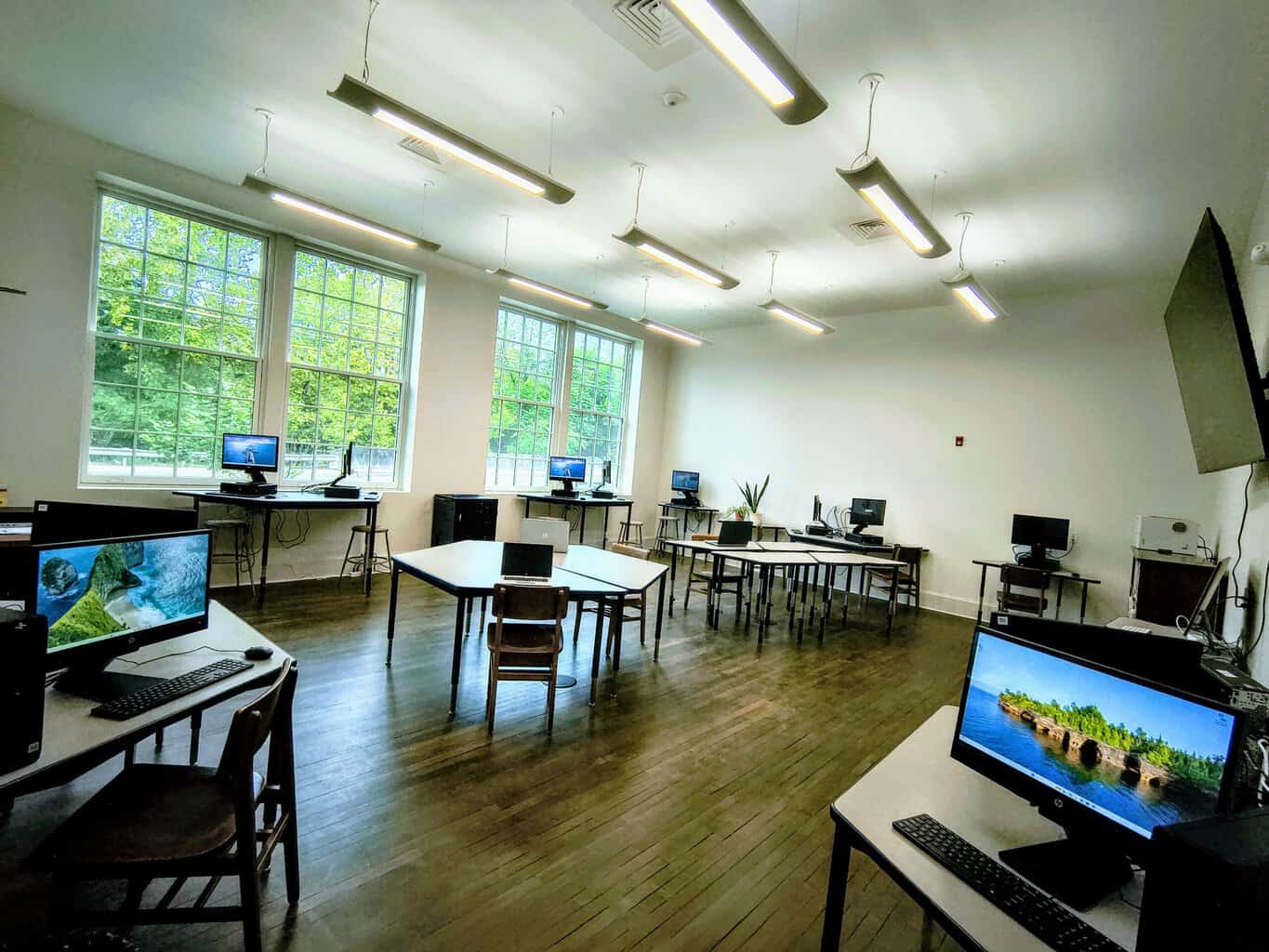 Calfee Center Launches Free “Tech & Learn” Series with Virginia Tech 1 9 25 calfee Venable Digital Lab scaled