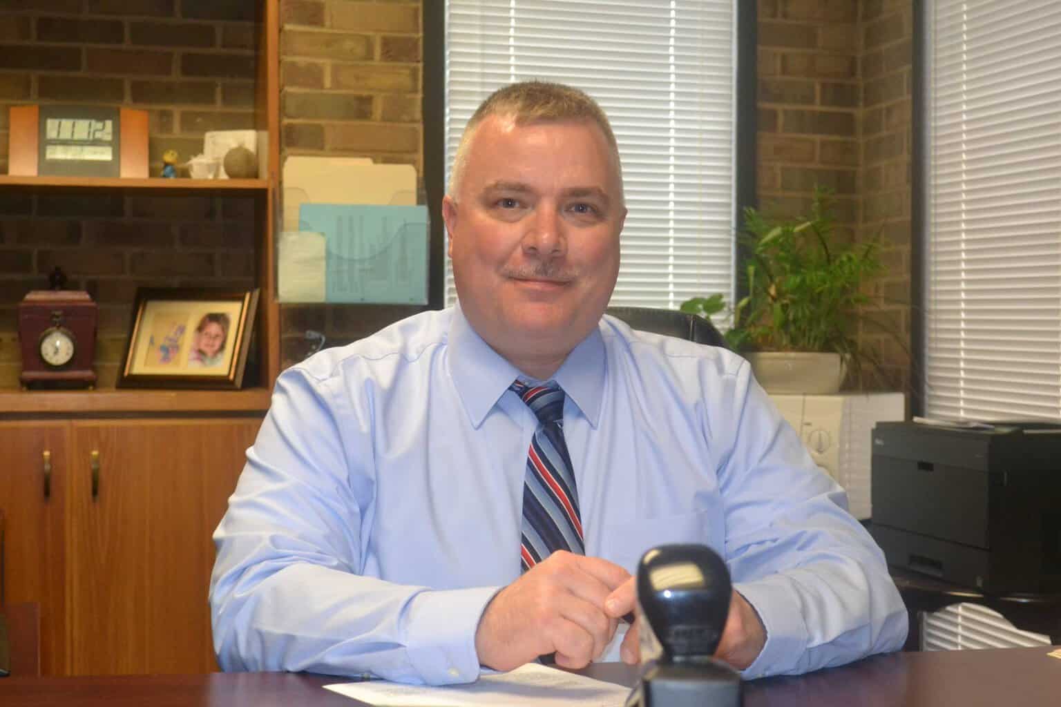 Former school superintendent, Siers announces retirement 4 Kevin Siers