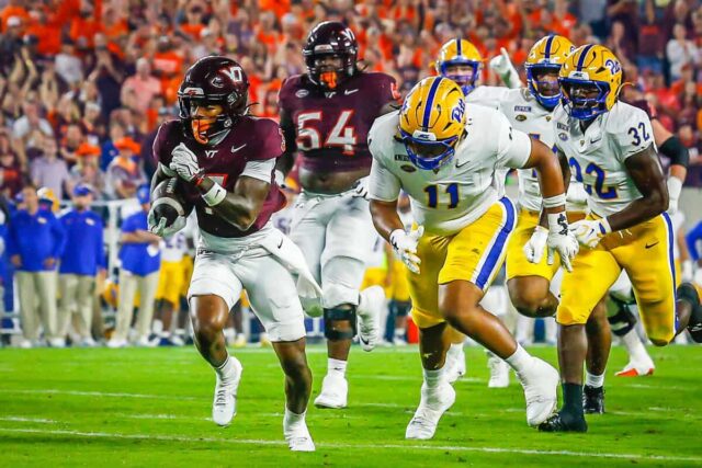 VT01 5BF25572 vs Pitt 20261002